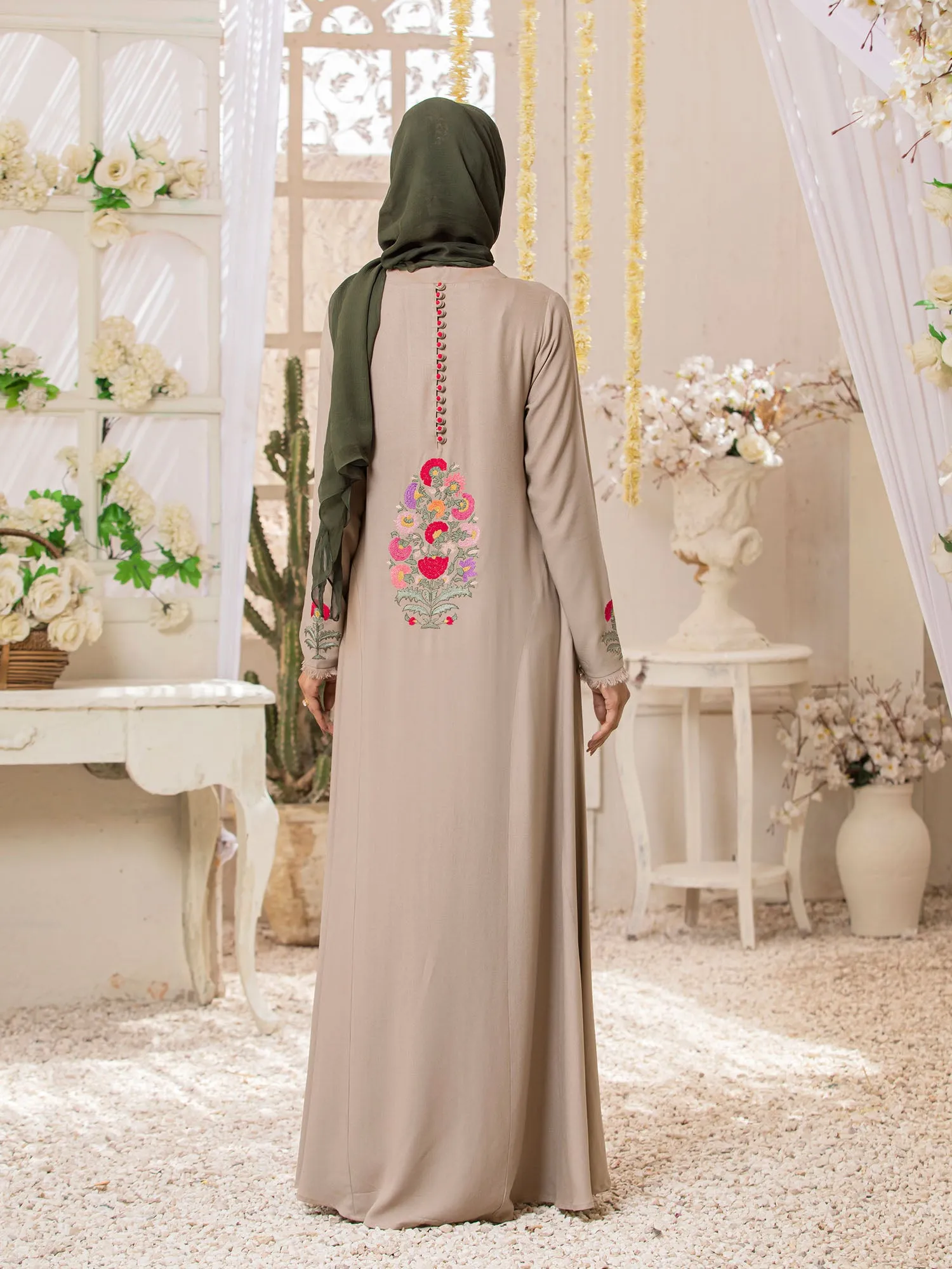 Abaya Buta