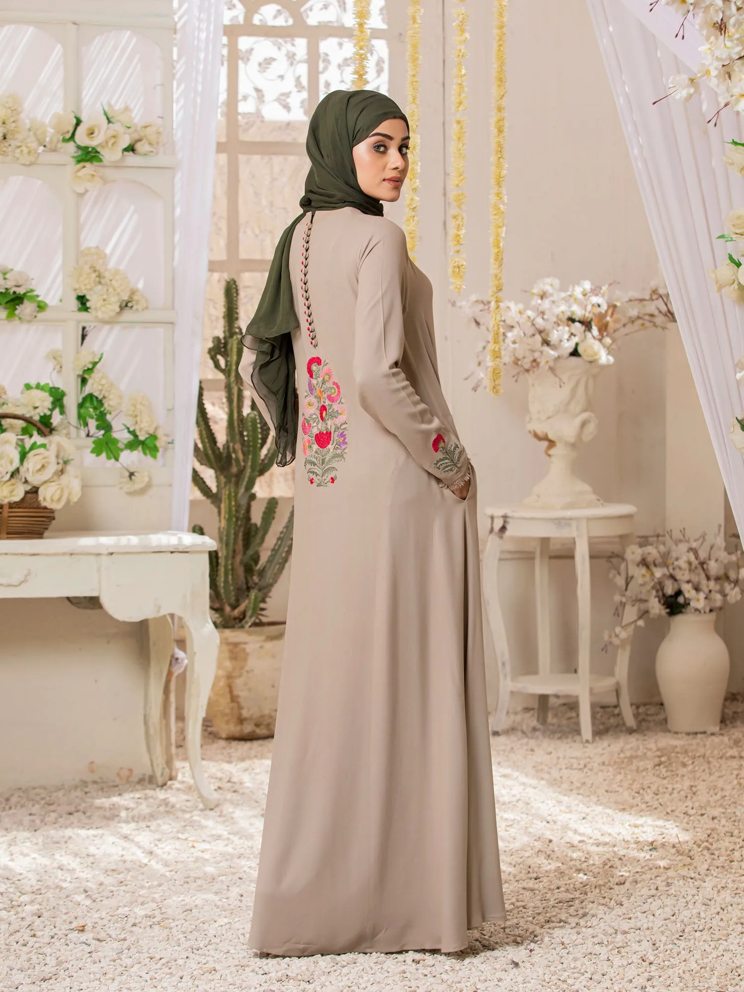 Abaya Buta