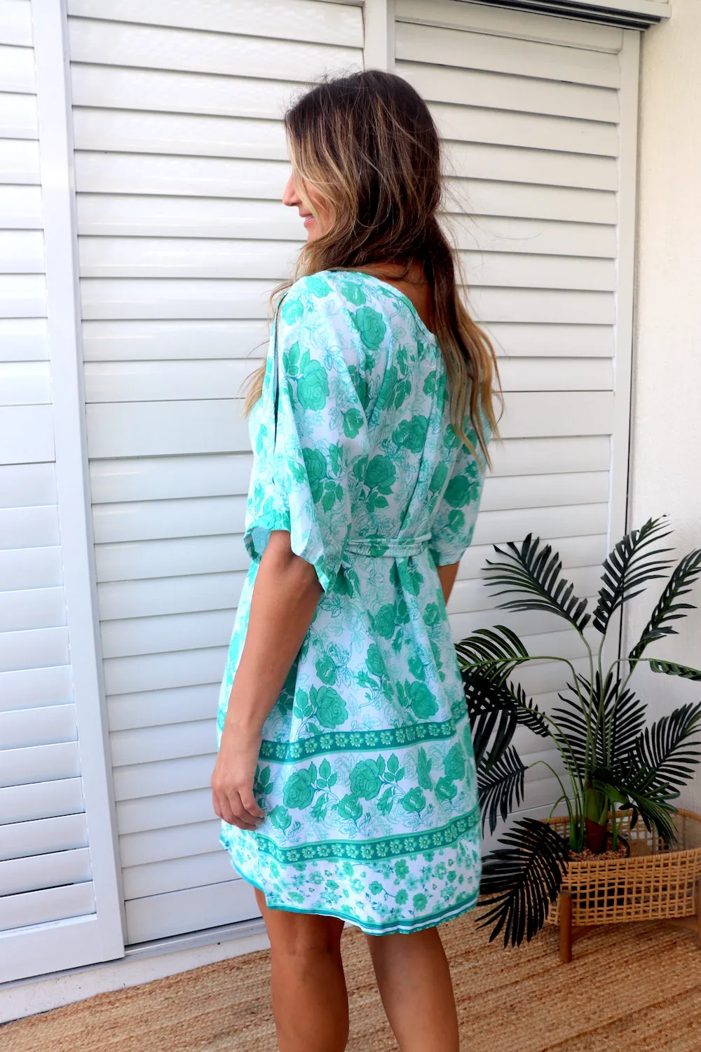 Getaway Short Sleeve Short Dress In Rose Garden Mint