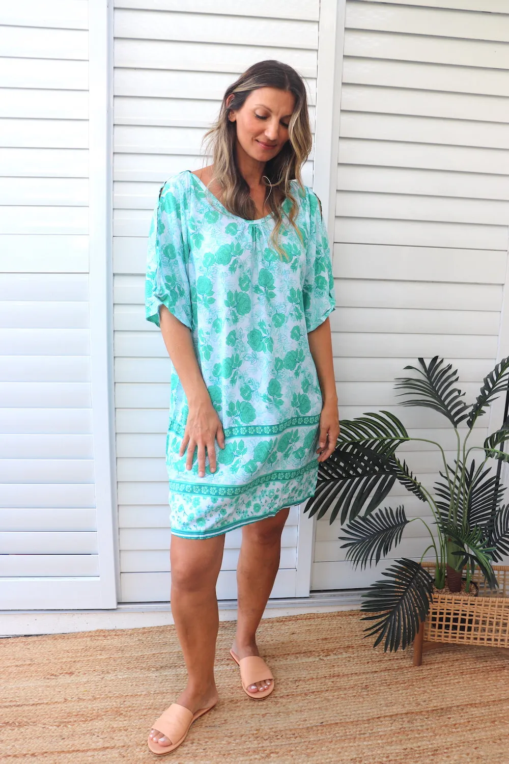 Getaway Short Sleeve Short Dress In Rose Garden Mint