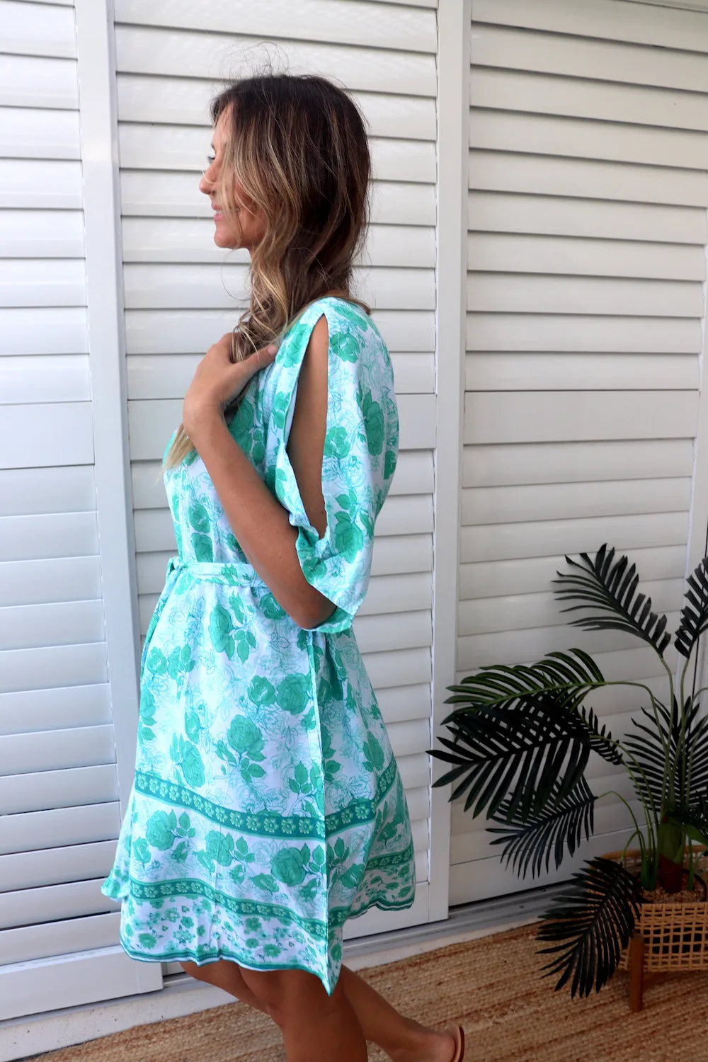 Getaway Short Sleeve Short Dress In Rose Garden Mint