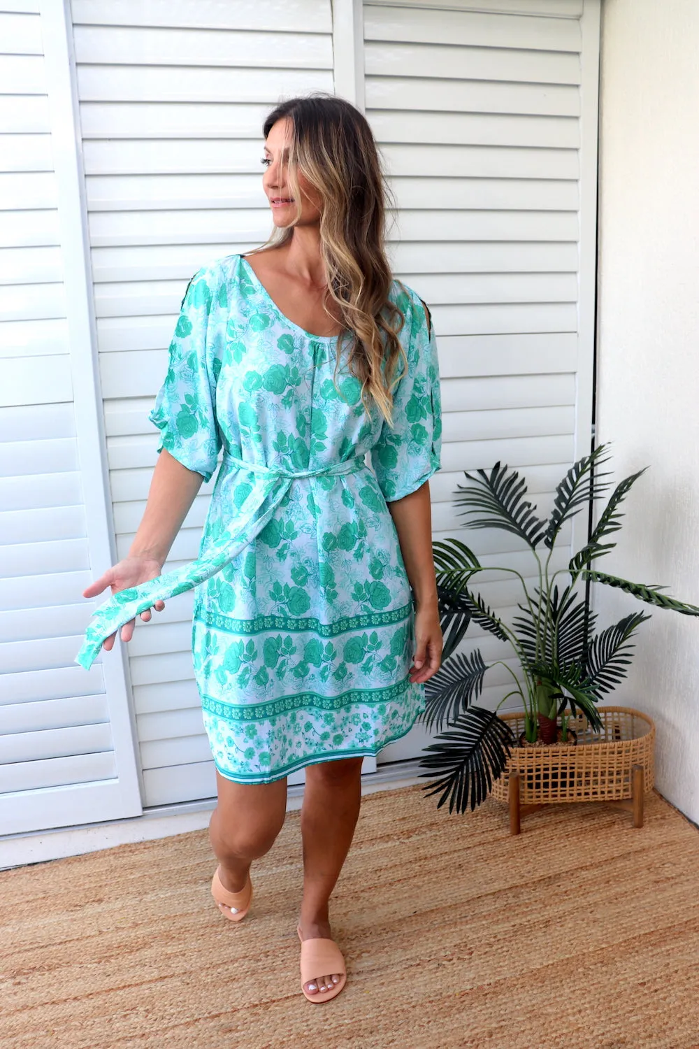 Getaway Short Sleeve Short Dress In Rose Garden Mint