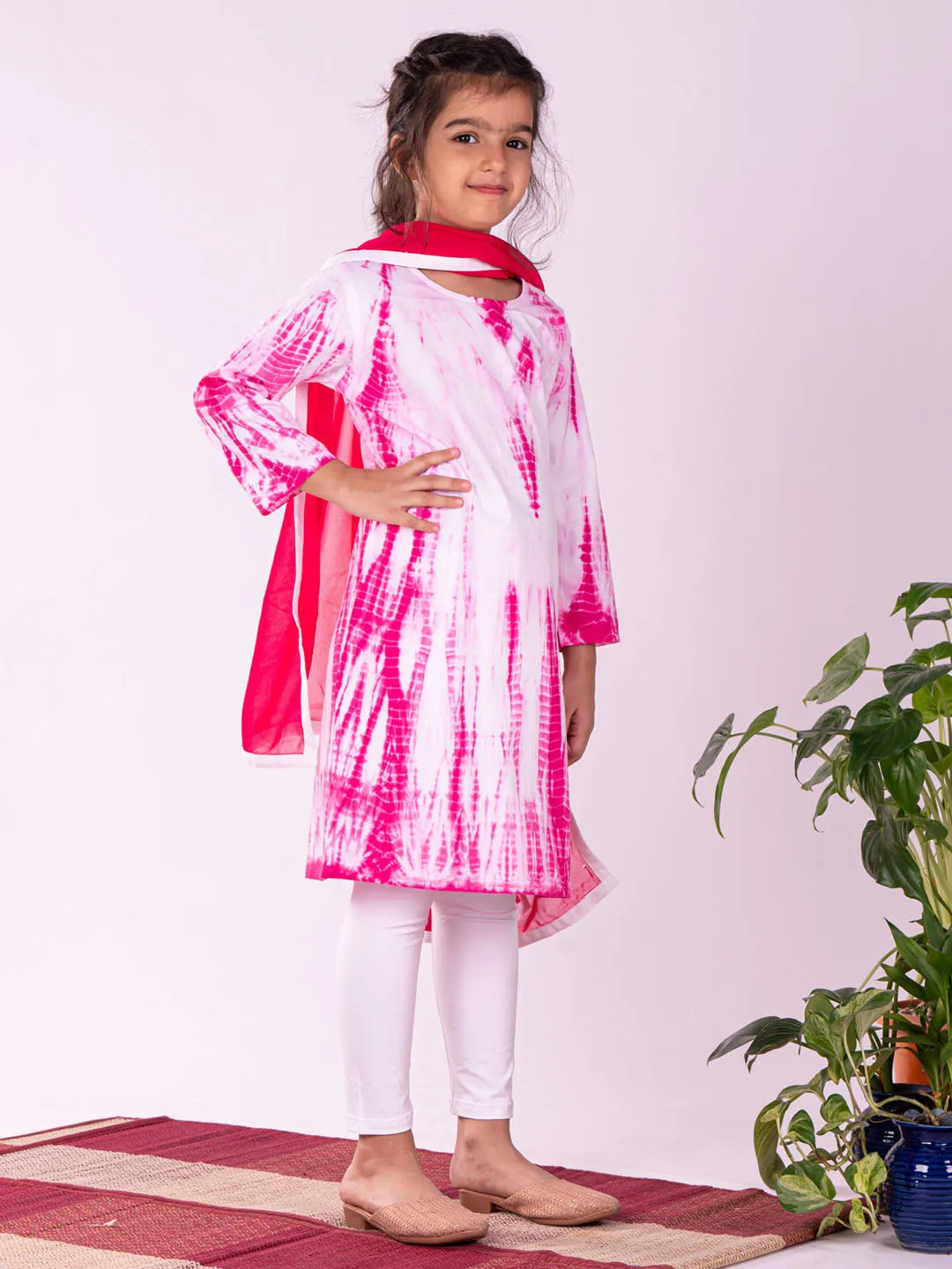 Jashvi Girl's Pink Pure Cotton Tie-Dye Kurta Leggings & Dupatta Set