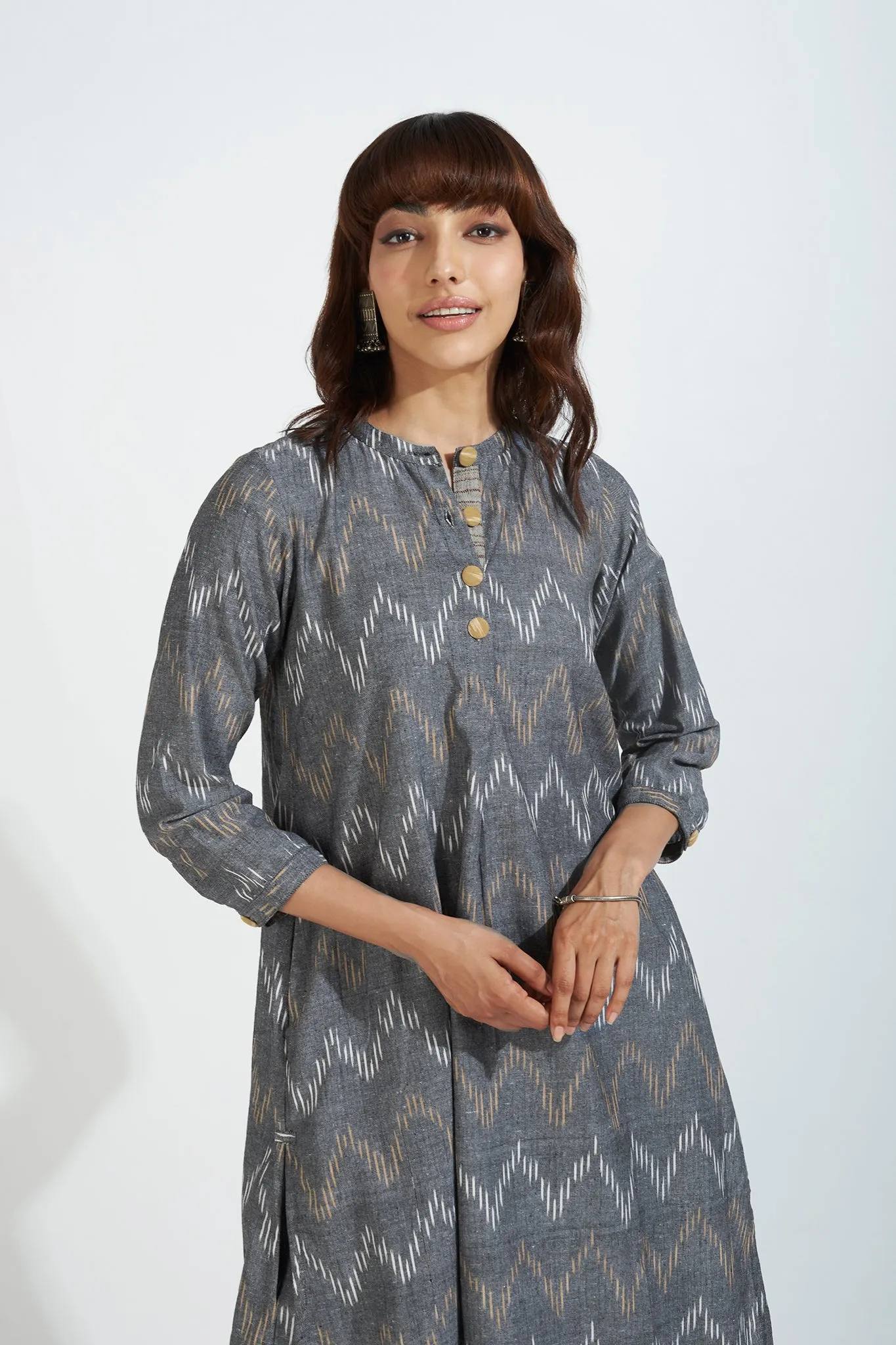 stand collar kurta with round hem - ashen luminescence & yellow accents