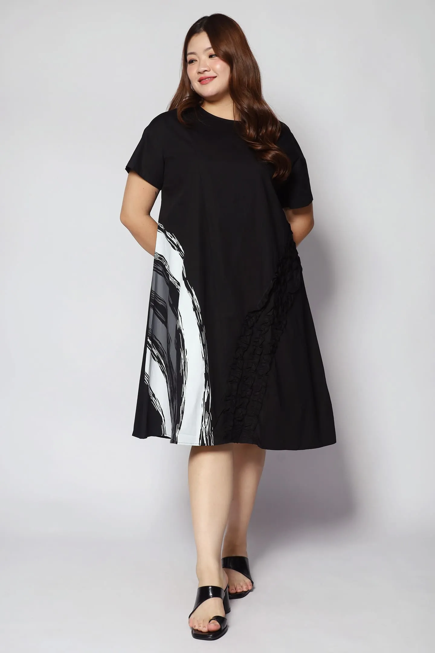 Voss Dress in Black