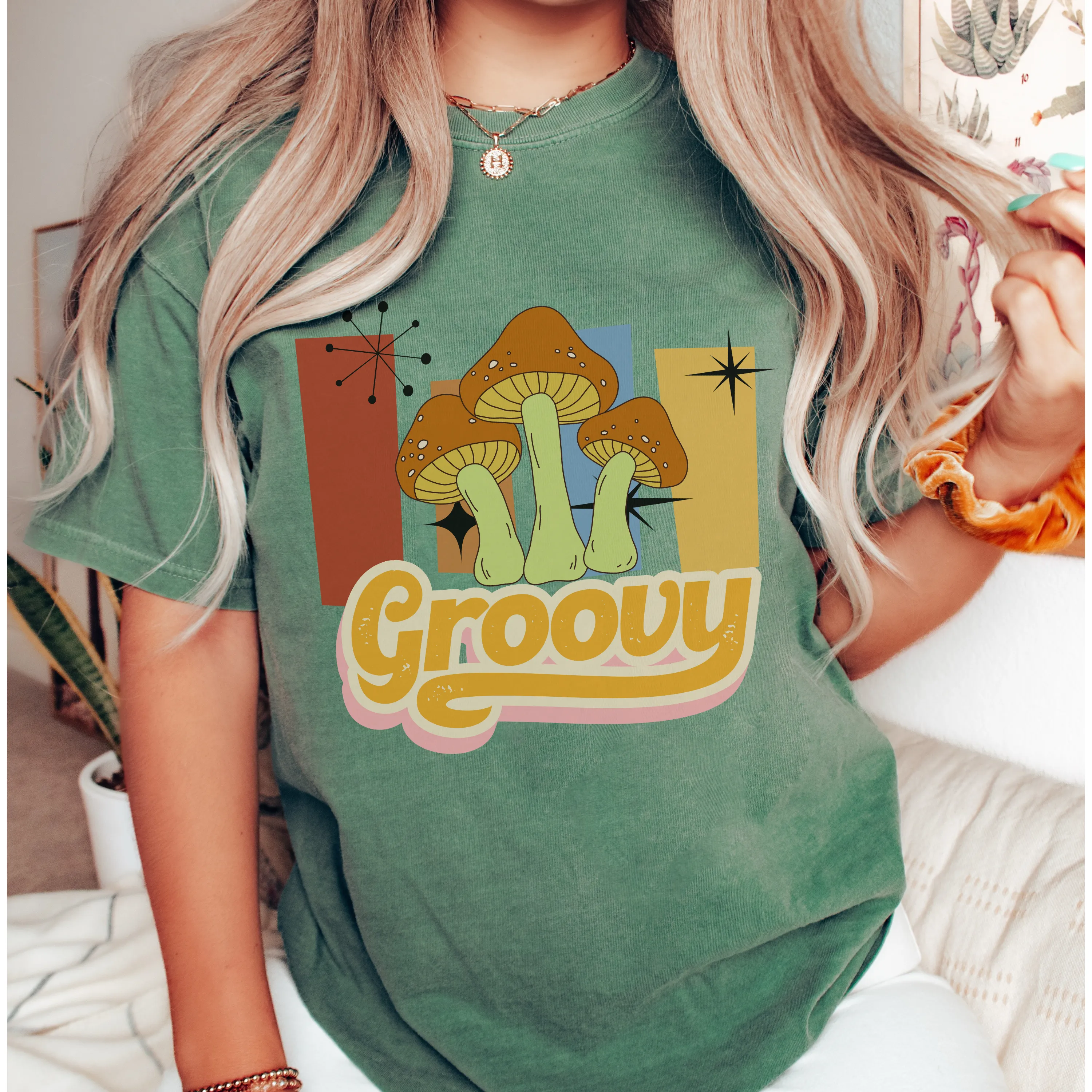 Women's Comfort Colors® Unisex-Size Trendy Retro Groovy Design T-Shirt in Mustard, Yam, White and Sage