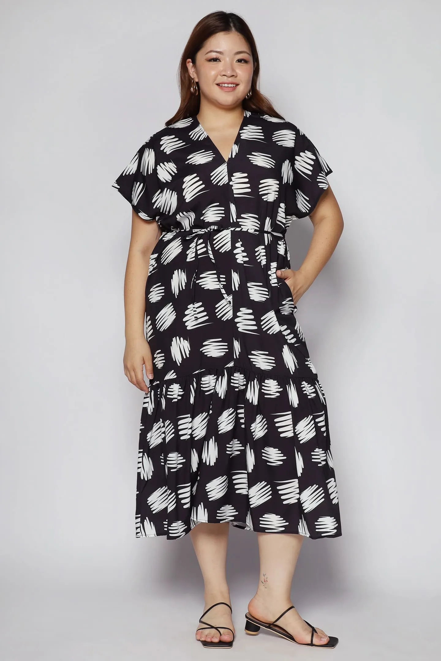 Wonda Dress in Abstract Lines