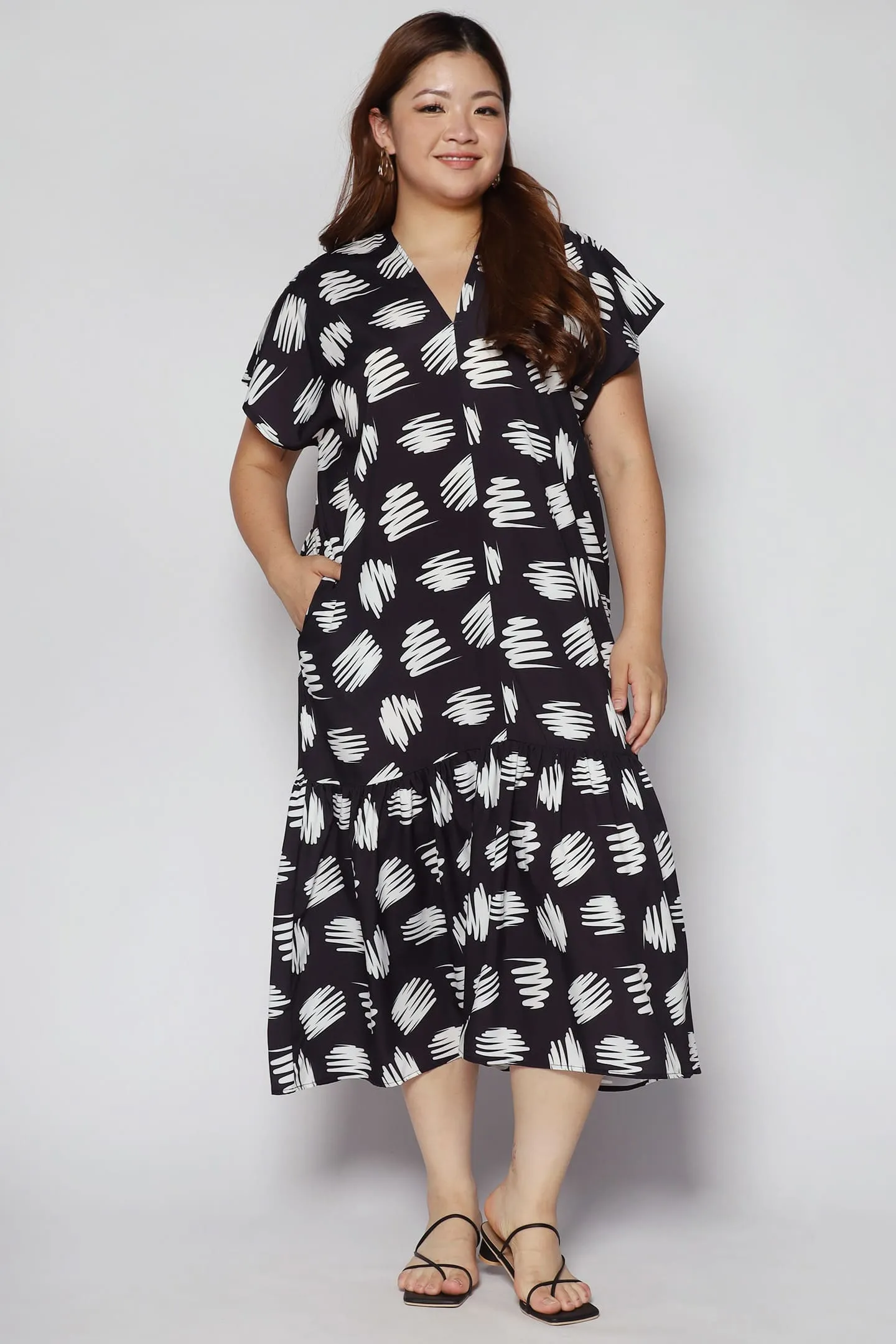 Wonda Dress in Abstract Lines