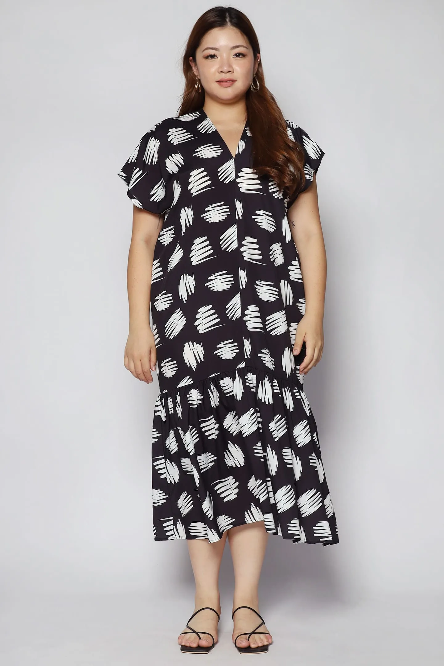 Wonda Dress in Abstract Lines