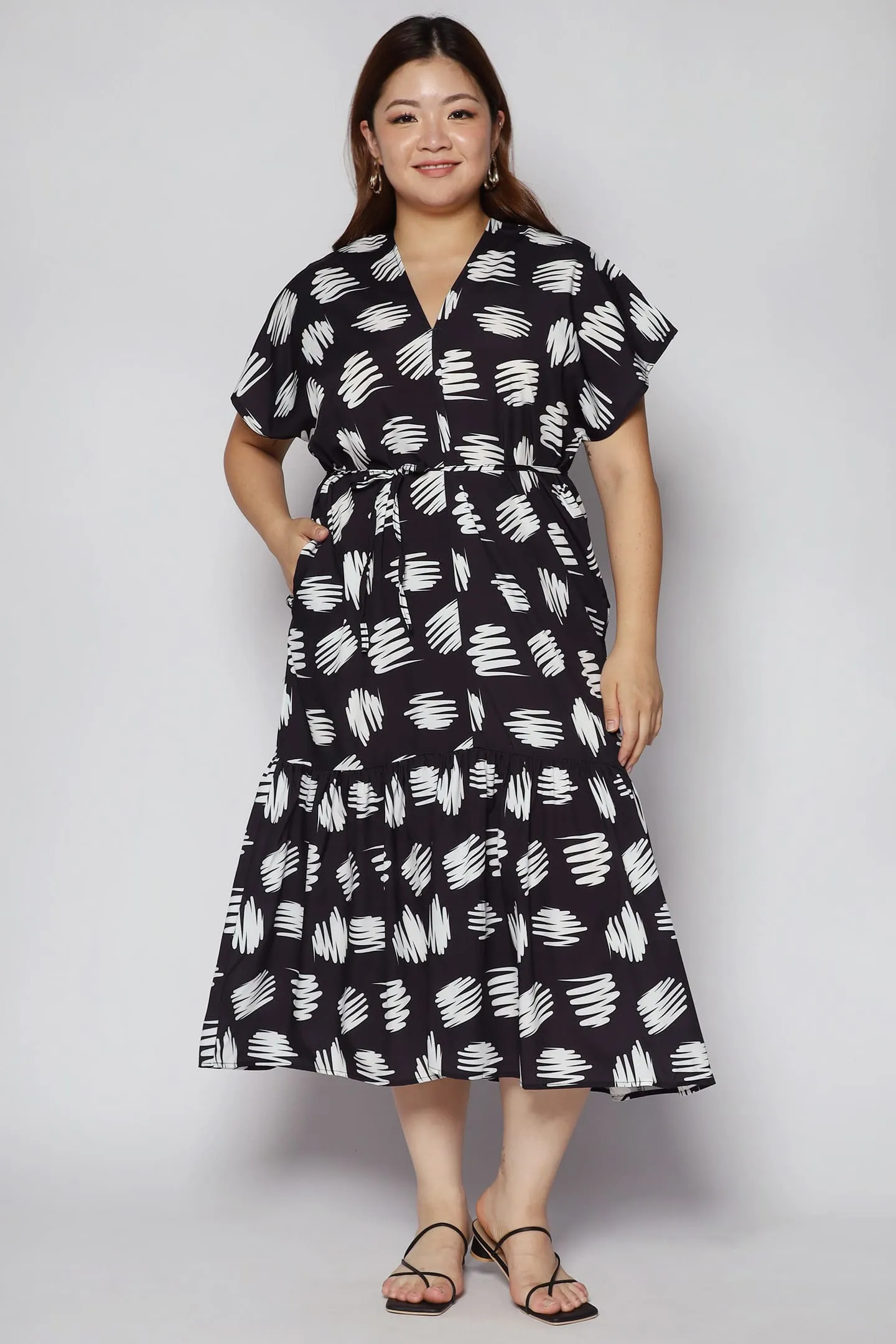 Wonda Dress in Abstract Lines