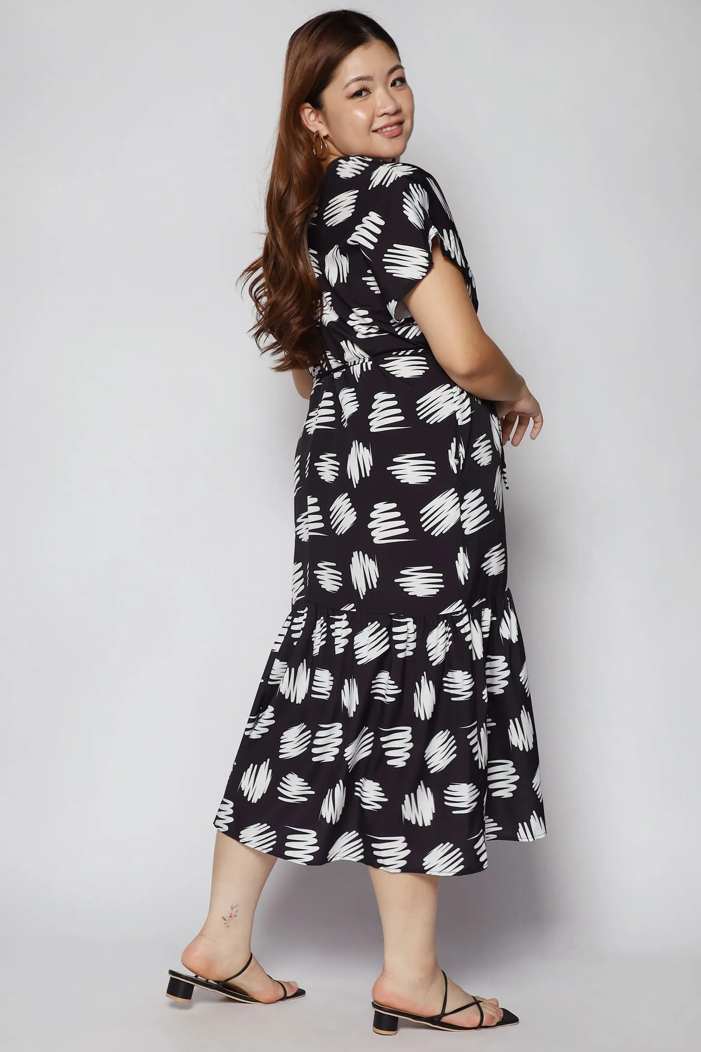 Wonda Dress in Abstract Lines