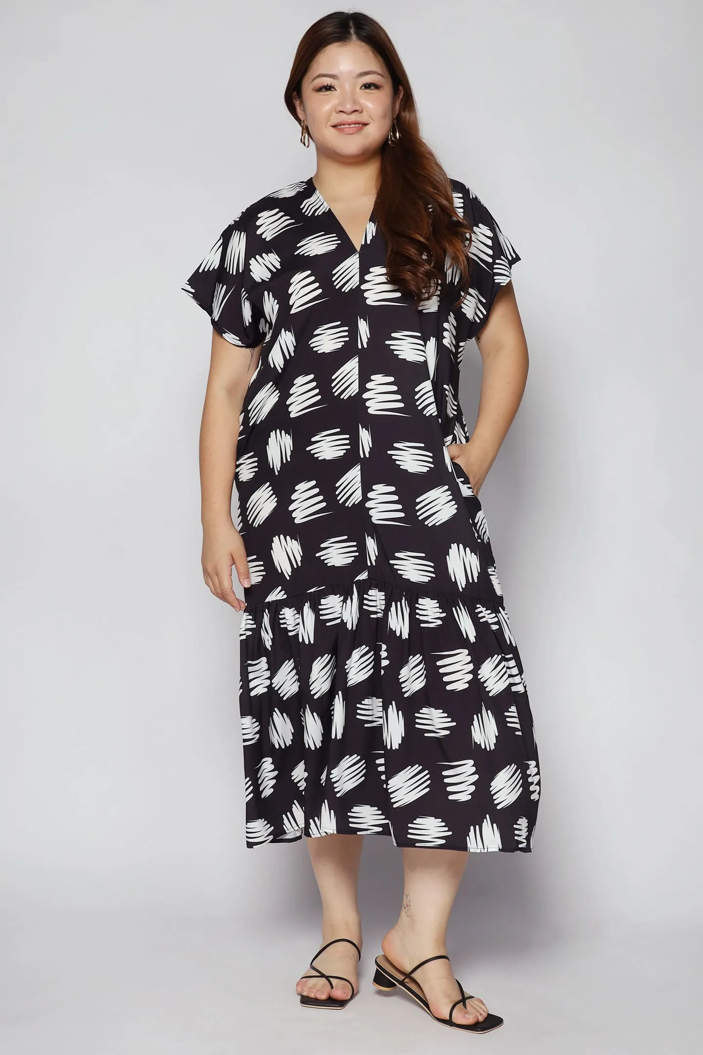 Wonda Dress in Abstract Lines